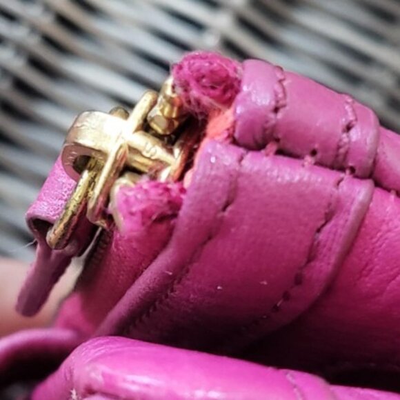 Fossil Issue No. 1954 Pink Leather Wallet - Picture 11 of 15